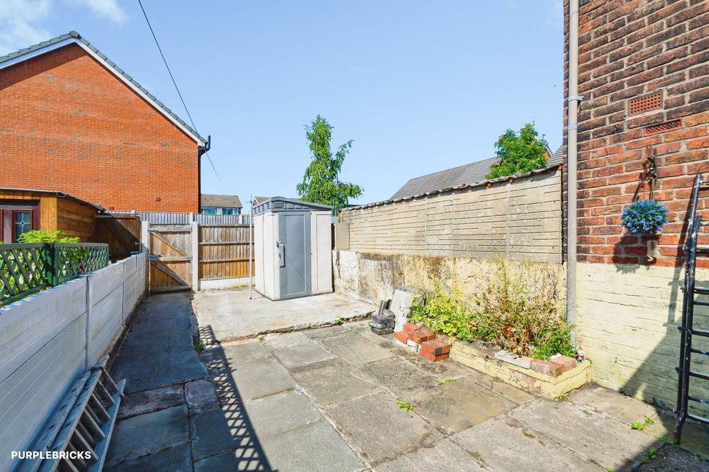Property photo 2 of 21