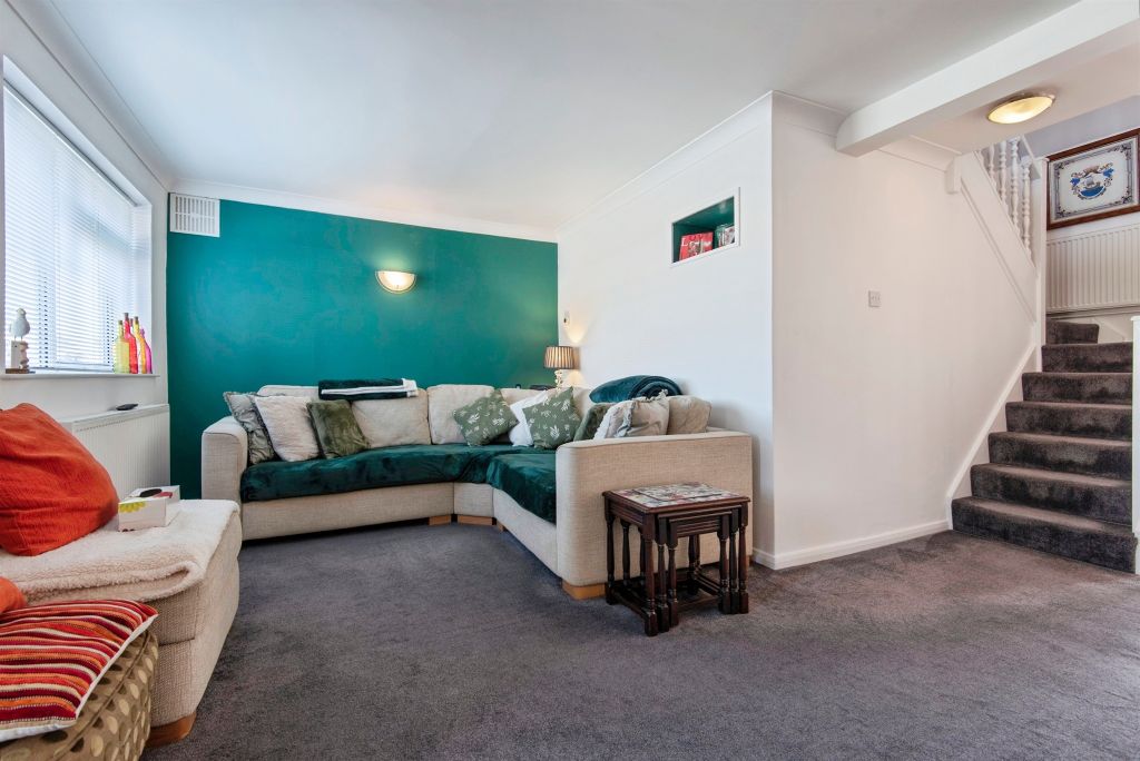 Property photo 2 of 17