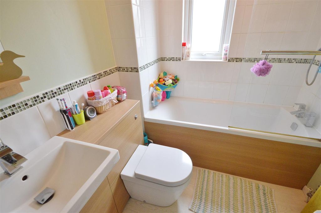 Property photo 3 of 13 Bathroom