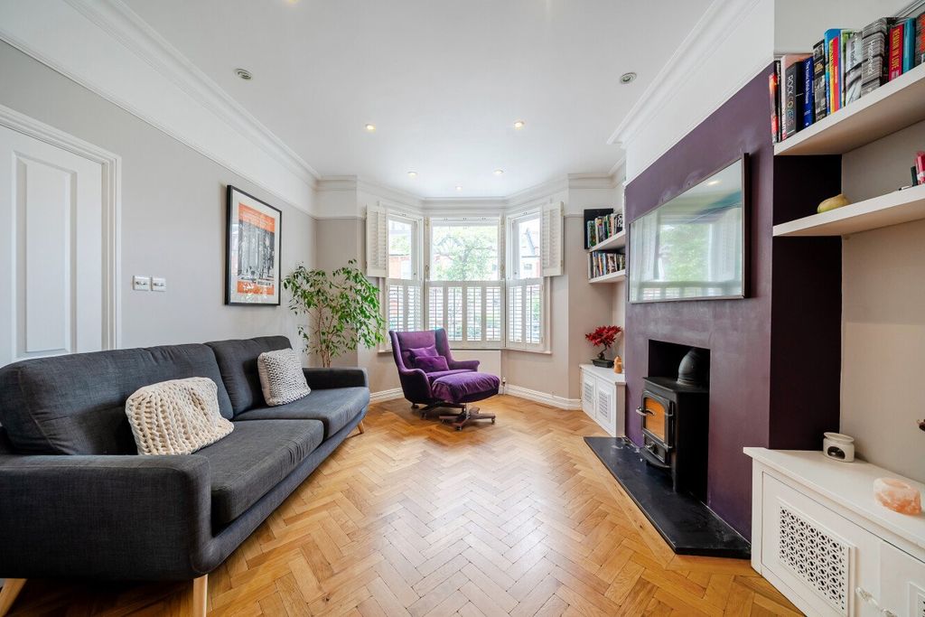 Property photo 2 of 11 Picture No. 25
