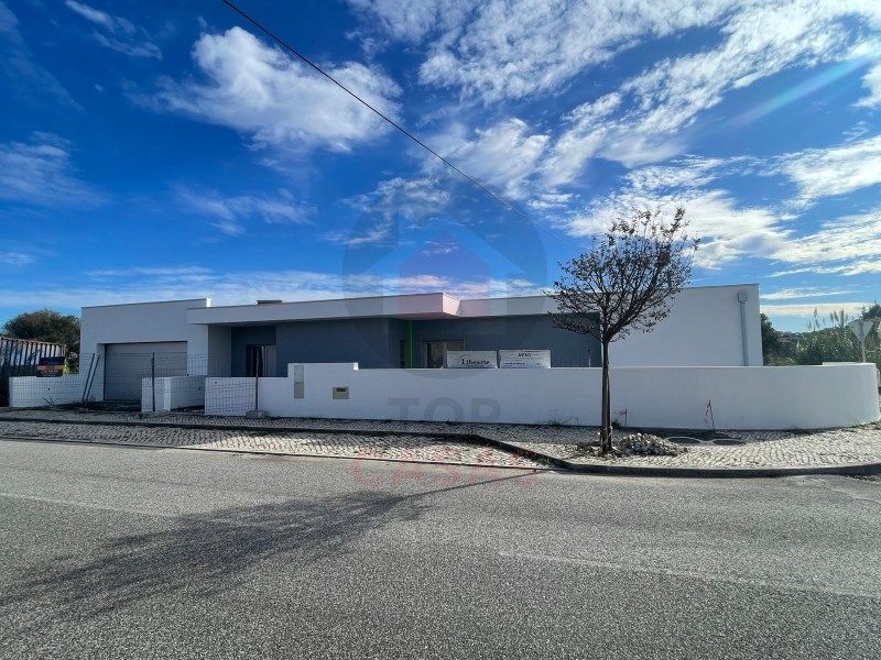 Property photo 2 of 25