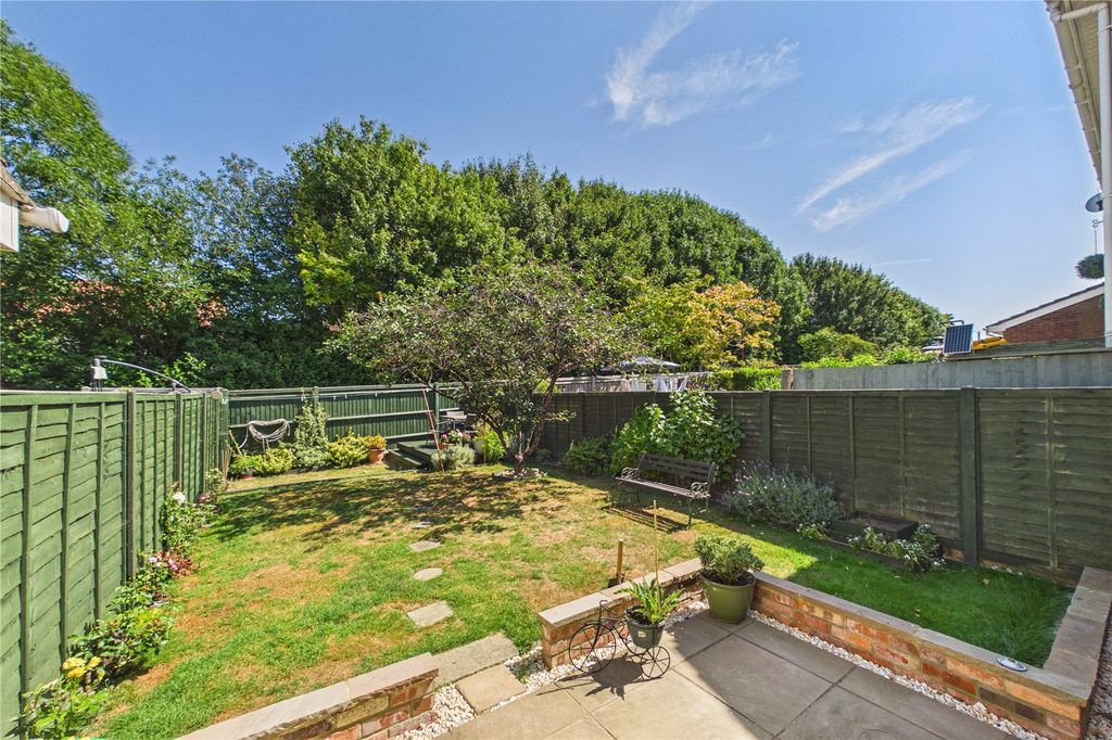 Property photo 3 of 12 Garden