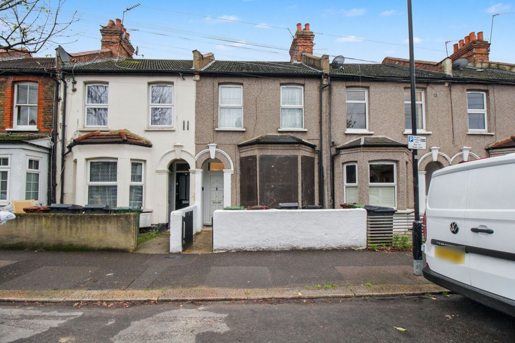 Property photo 1 of 11 96B Turner Road, Walthamstow, London E17 3Jq