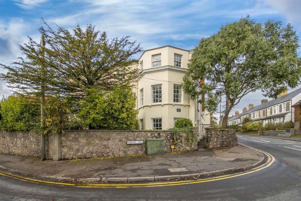 Property photo 1 of 12 Crossways House.Jpg