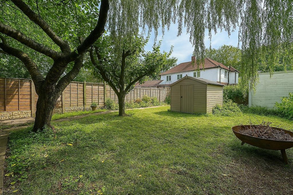 Property photo 2 of 26 Rear Garden