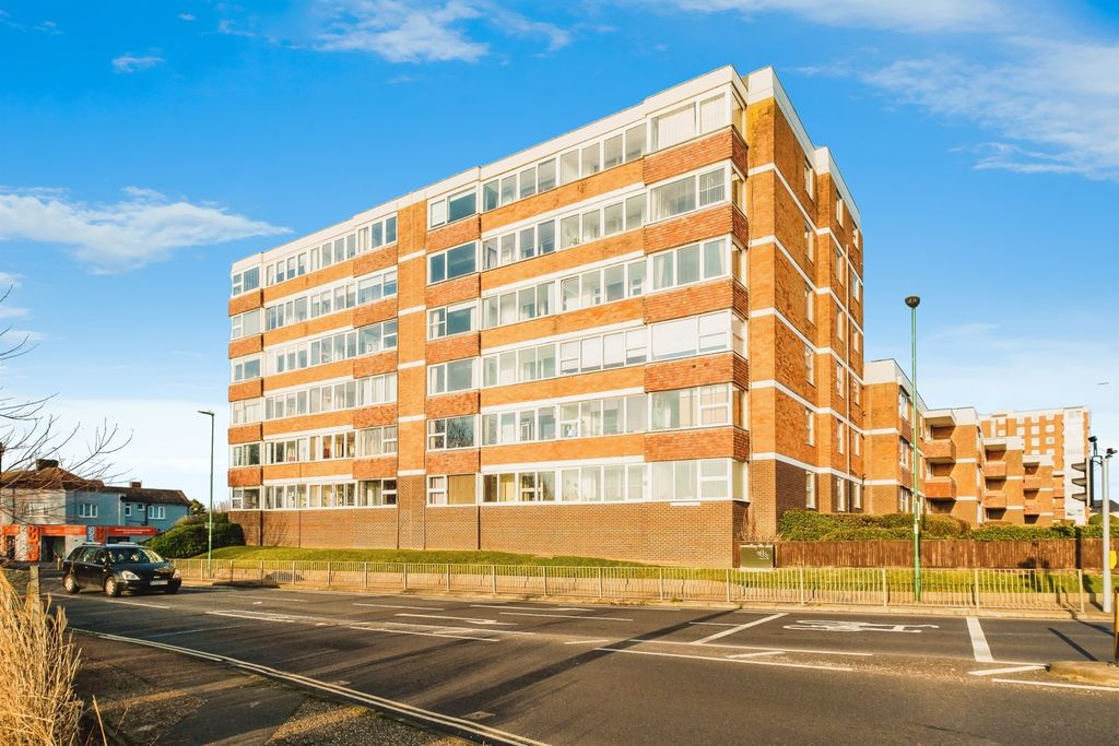 Property photo 1 of 16