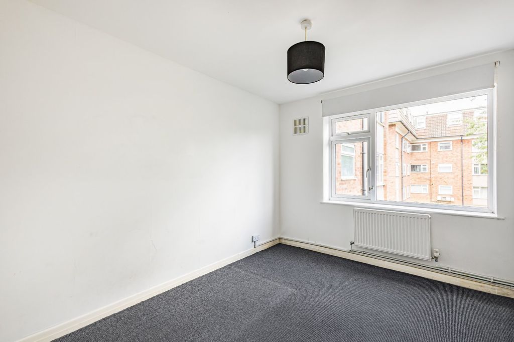 Property photo 3 of 19 Picture No. 04