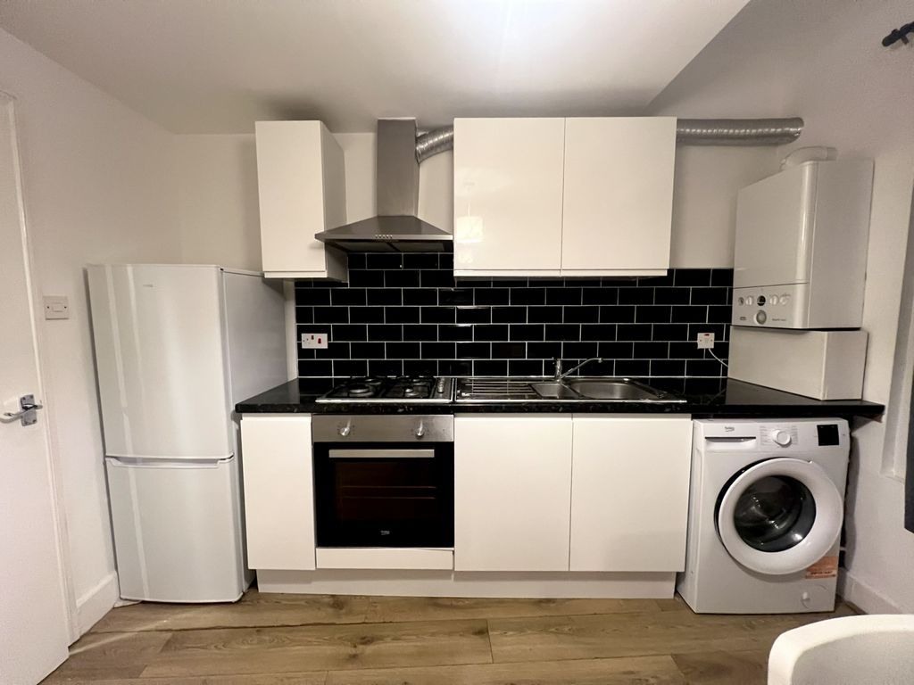 Property photo 3 of 19 Gallery