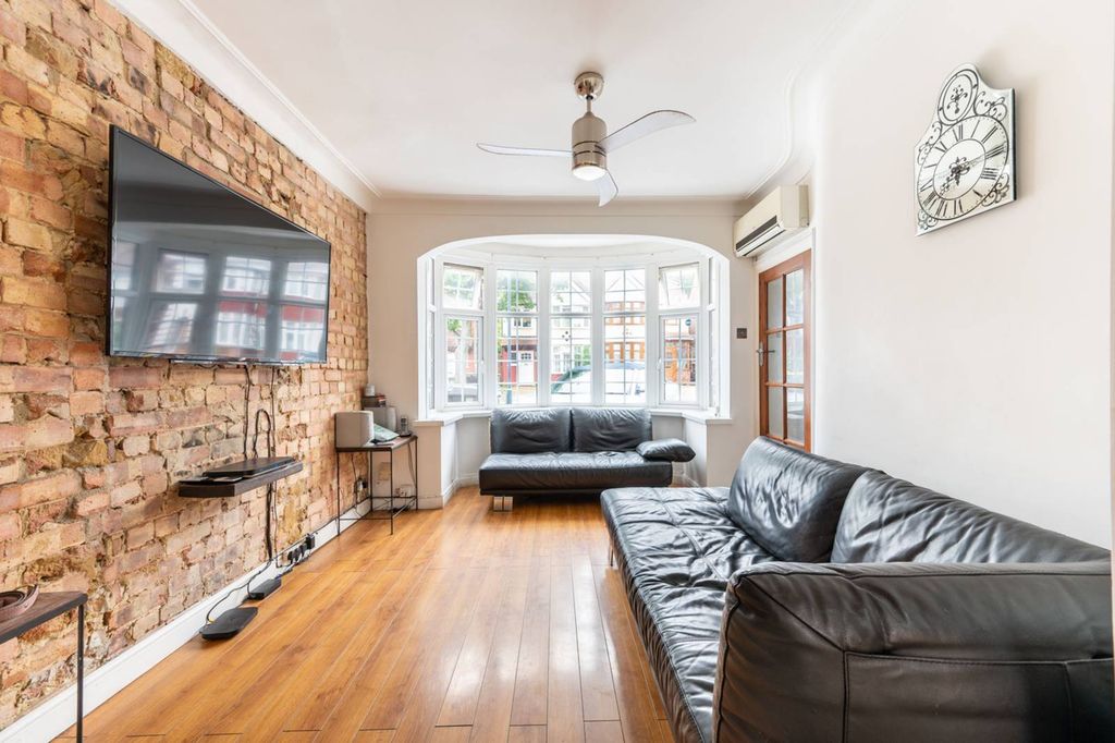 Property photo 2 of 12