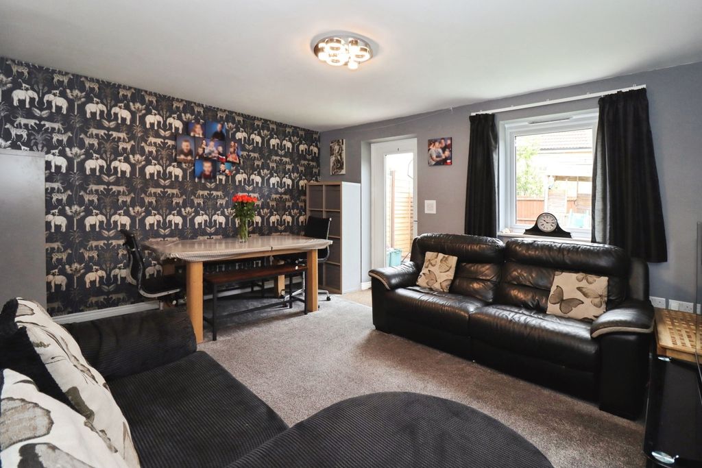 Property photo 2 of 12 Pbox-Img.Jpg