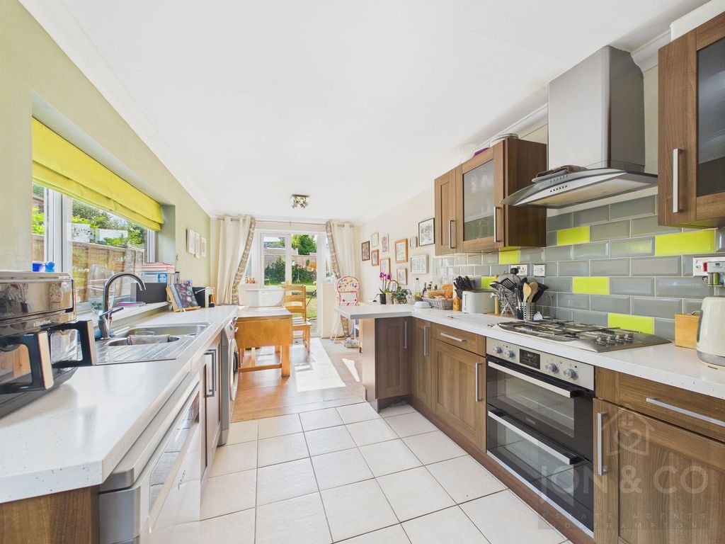 Property photo 2 of 13