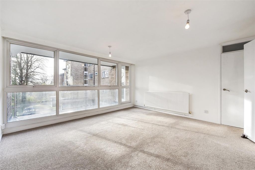 Property photo 2 of 19 Ph7_6345528.Jpg