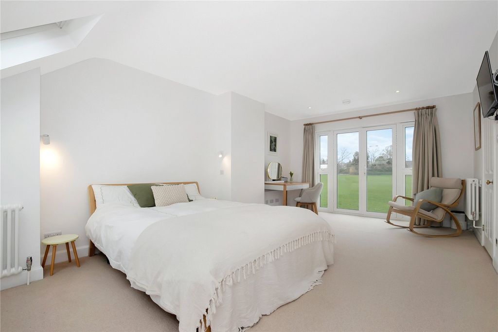 Property photo 2 of 21 Picture No. 49