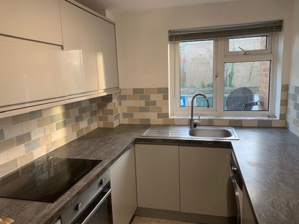 Property photo 2 of 6 Modern Kitchen