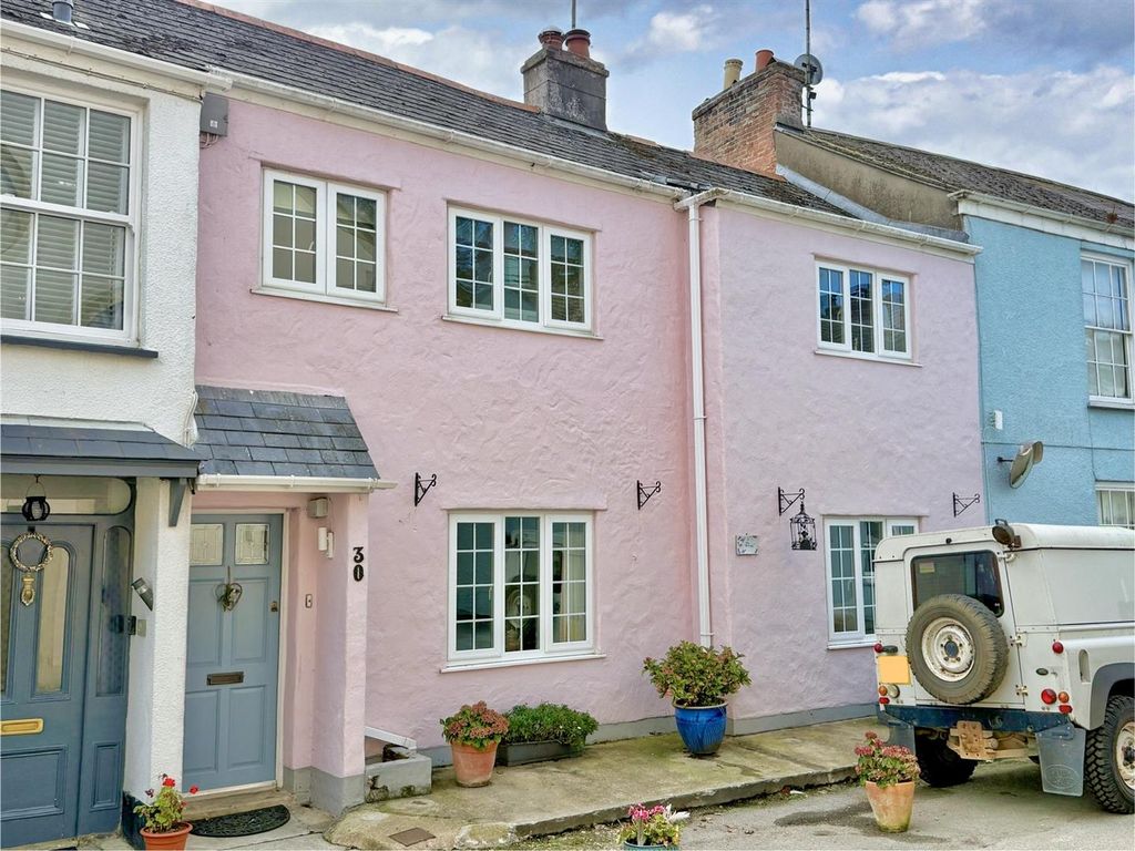 Property photo 1 of 18