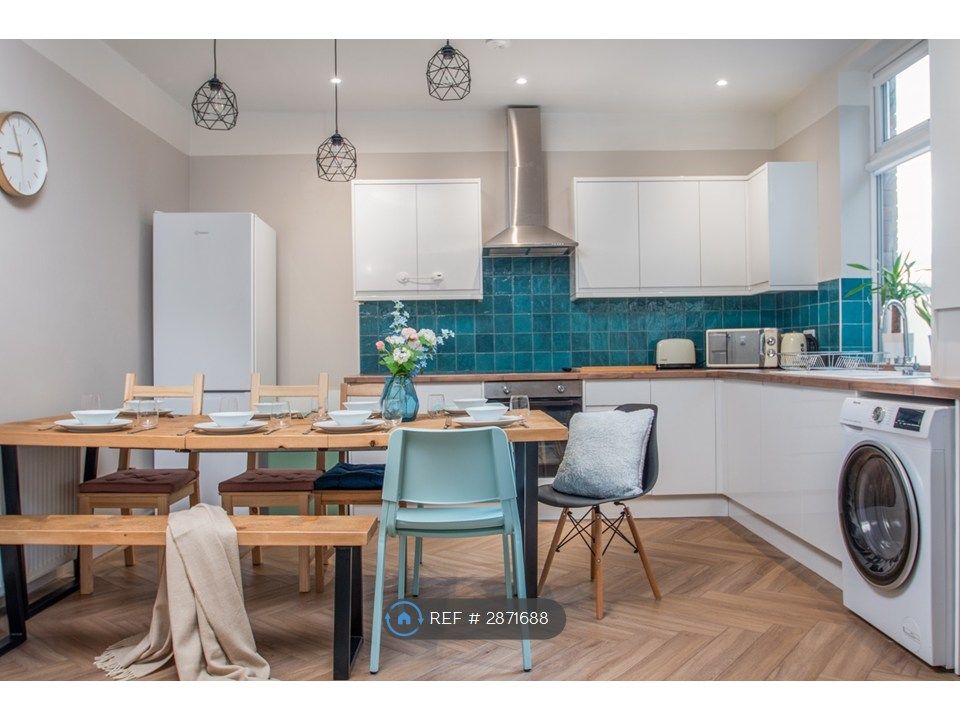 Property photo 2 of 34