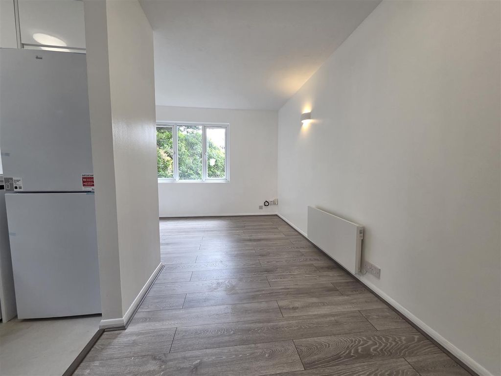 Property photo 3 of 10 358730.Jpg