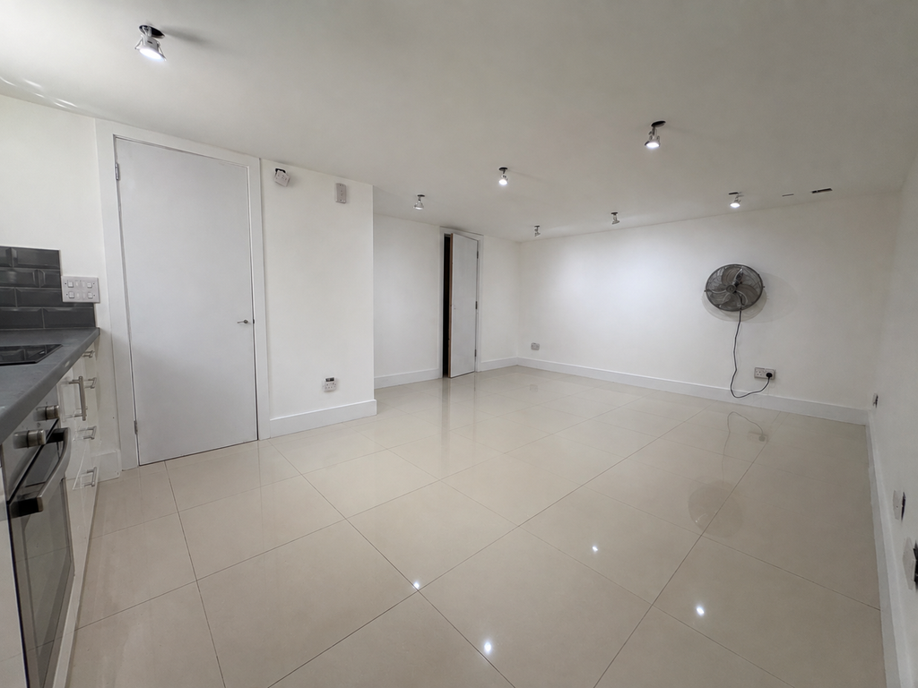 Property photo 1 of 3