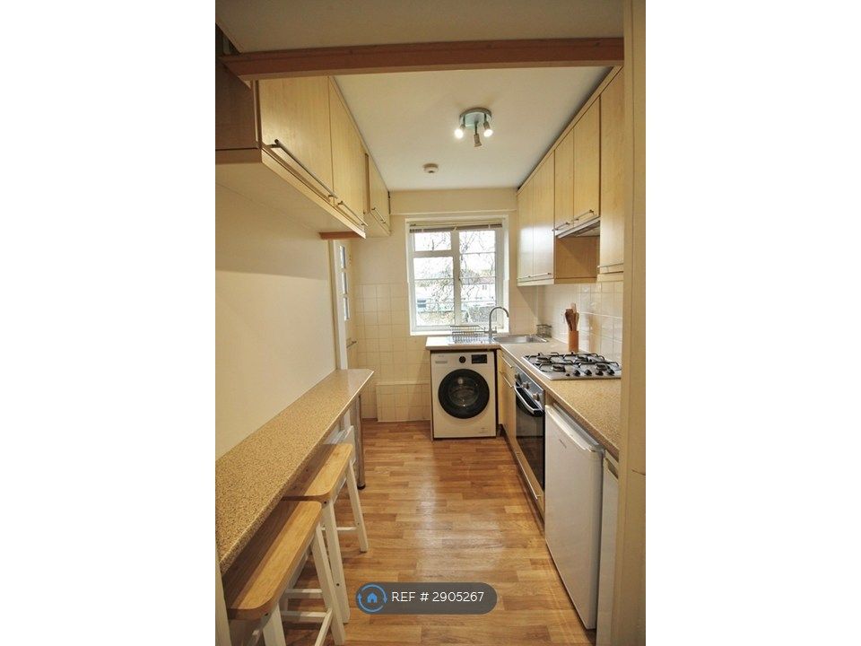 Property photo 3 of 9 Kitchen