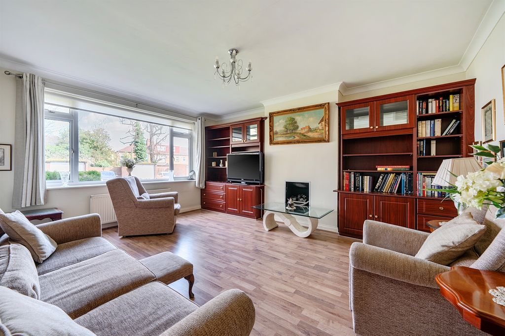 Property photo 2 of 11