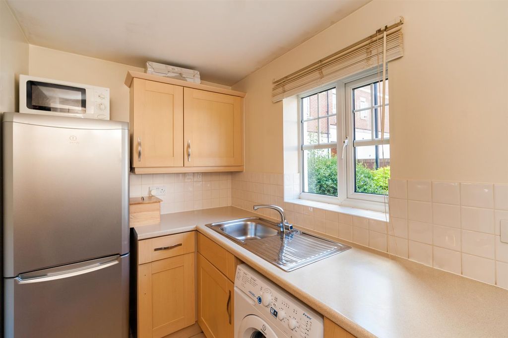 Property photo 3 of 8