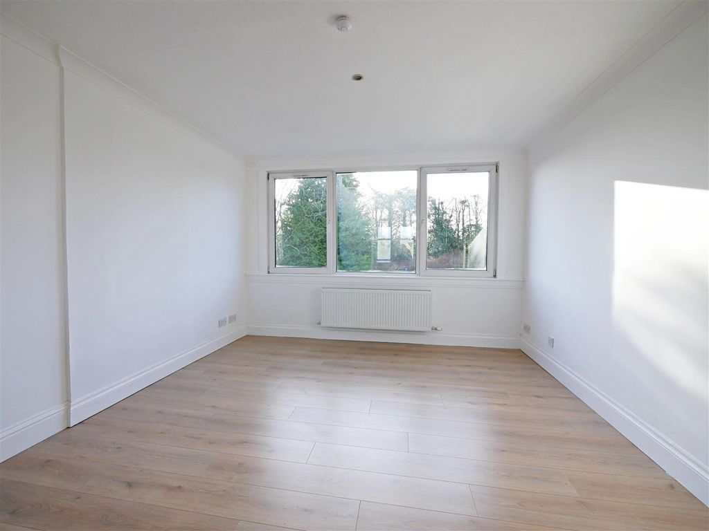 Property photo 2 of 13 P2110869.Jpg