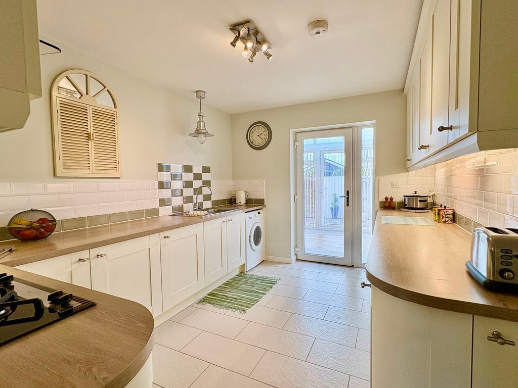 Property photo 2 of 20 Kitchen