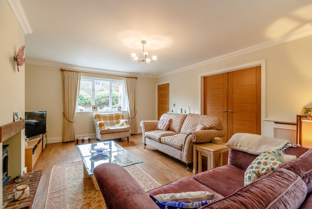 Property photo 2 of 14 5
