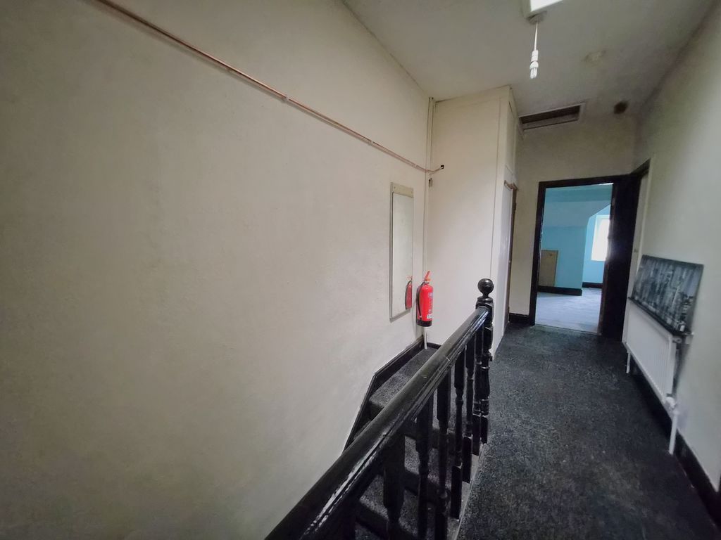 Property photo 3 of 10 Photo 7