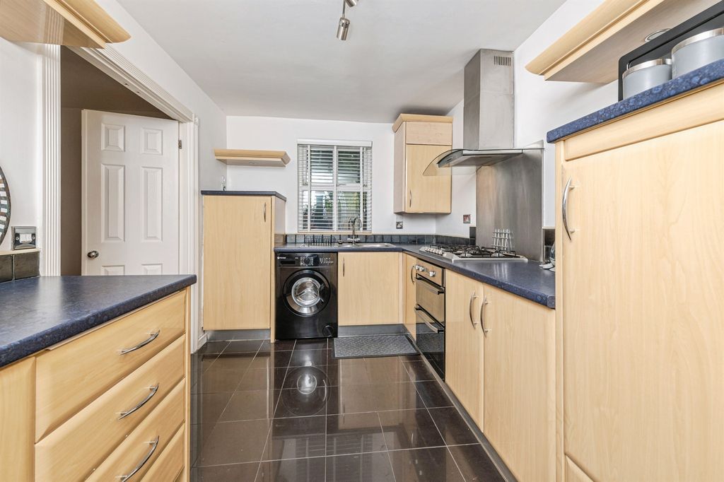 Property photo 3 of 18