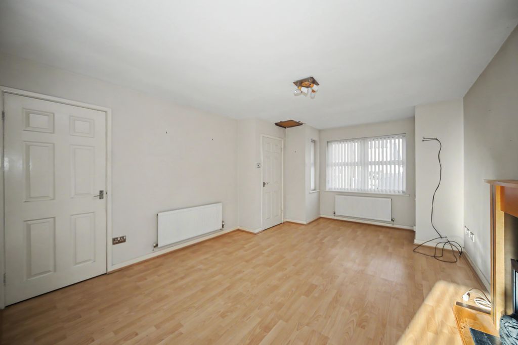 Property photo 2 of 21 5 Grange Road, North Runcorn Wa7 5Se