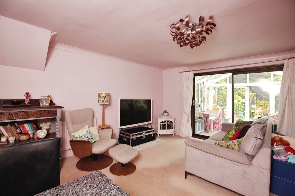Property photo 2 of 21