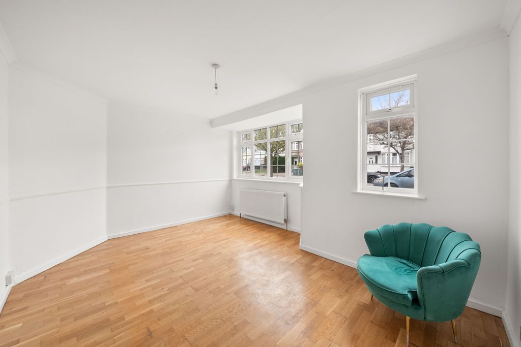 Property photo 2 of 17 Photo 1