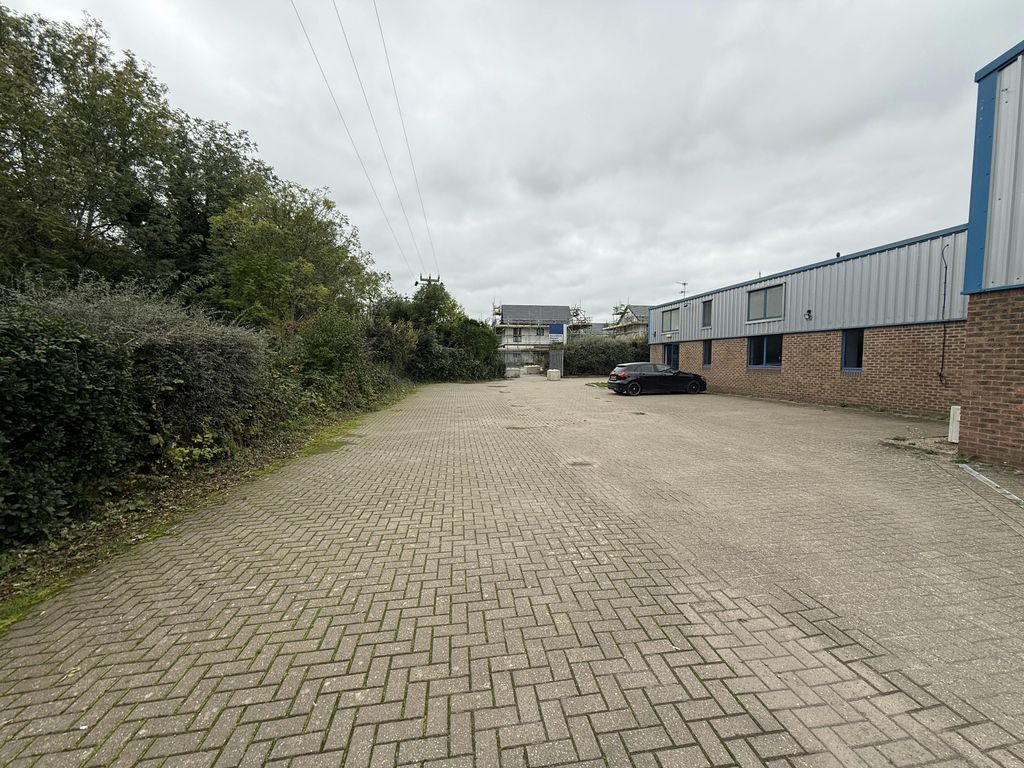 Property photo 2 of 9 20251010_103635847_Ios.Jpg