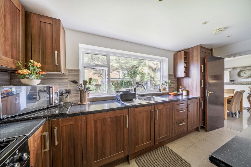 Property photo 3 of 17 1459860-6-6A0B1F8...