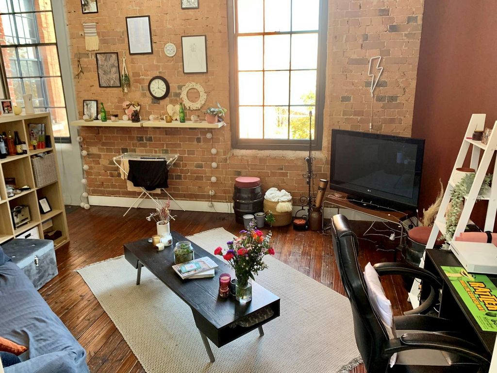 Property photo 1 of 4