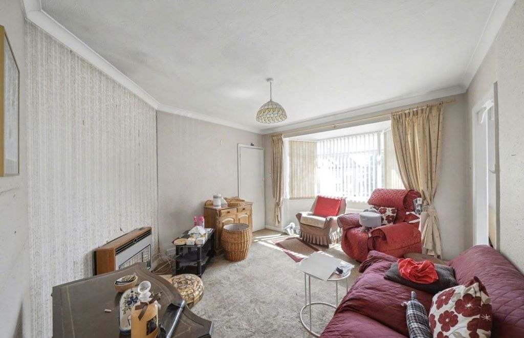 Property photo 2 of 7