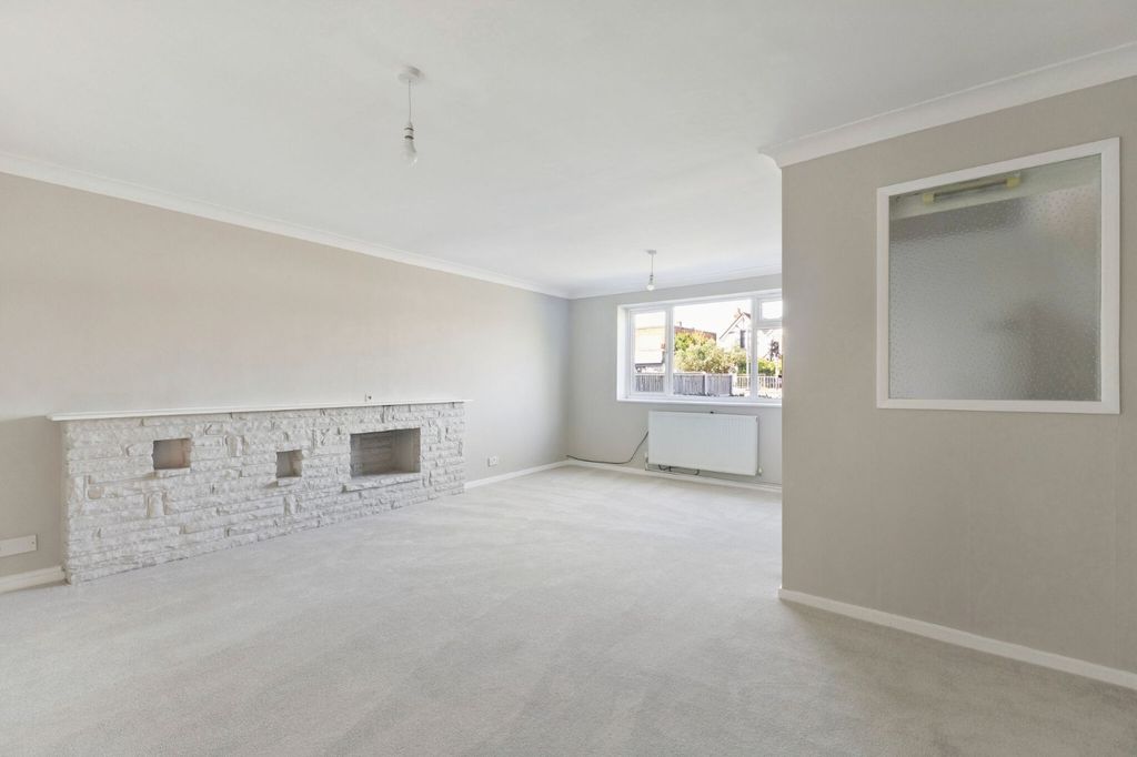 Property photo 3 of 22 Picture No. 17