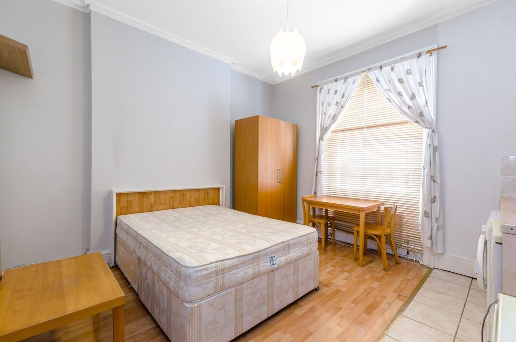 Property photo 1 of 4