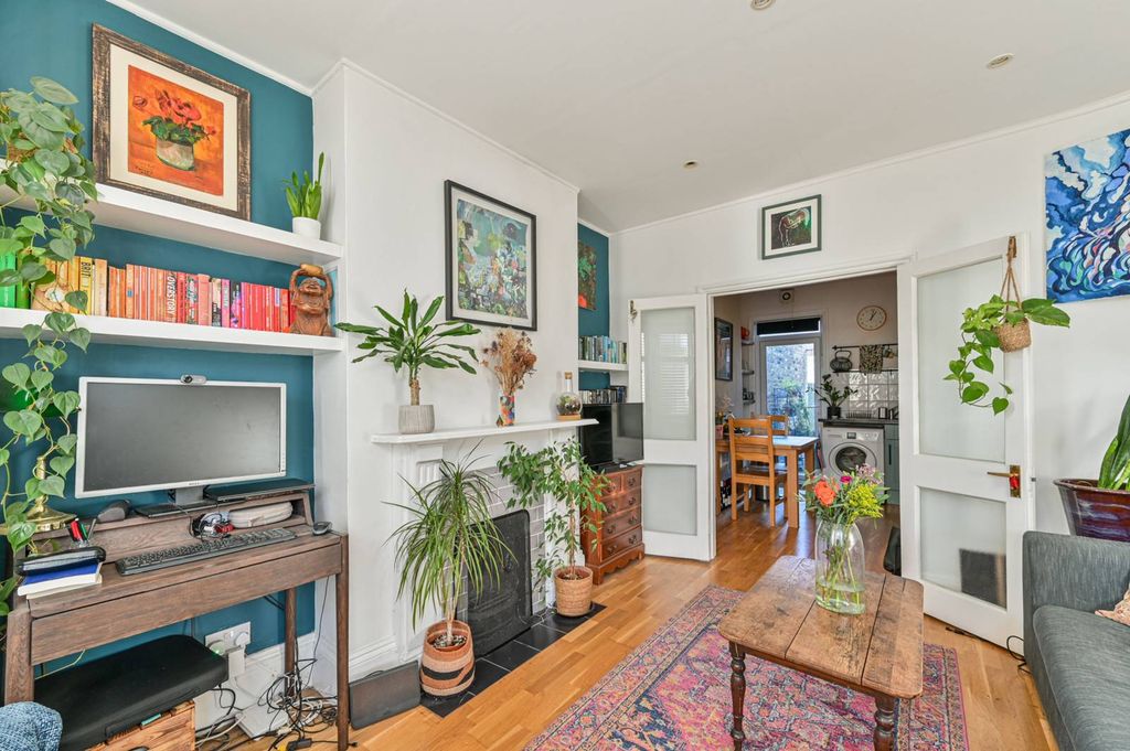 Property photo 2 of 12