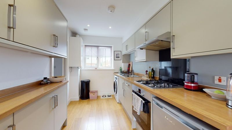 Property photo 2 of 8 Picture 2