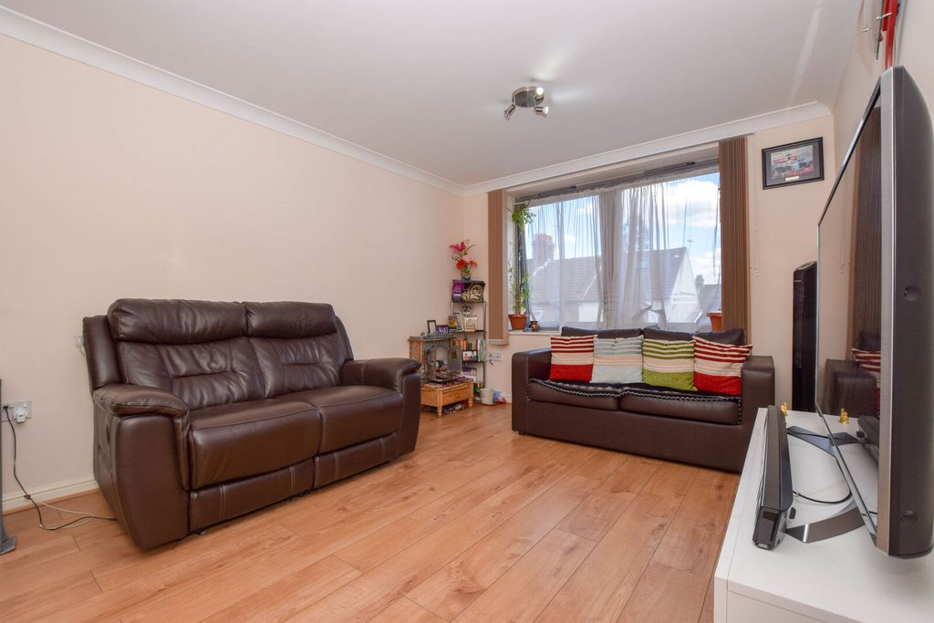 Property photo 2 of 12