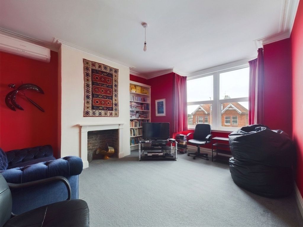 Property photo 3 of 6