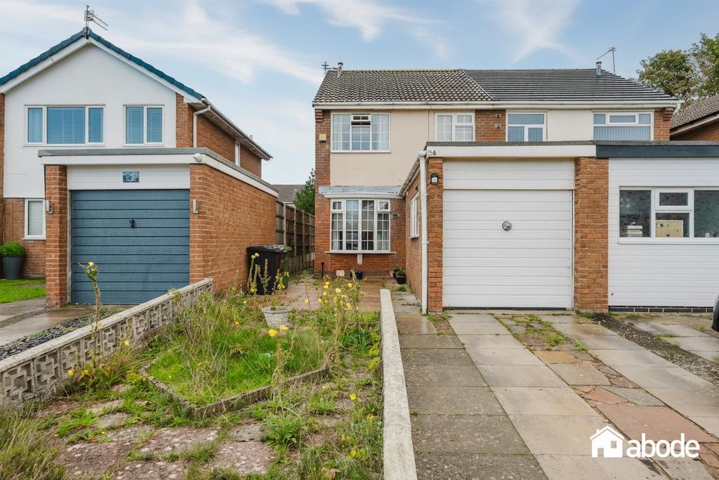 Property photo 1 of 12 The Roundway-1.Jpg