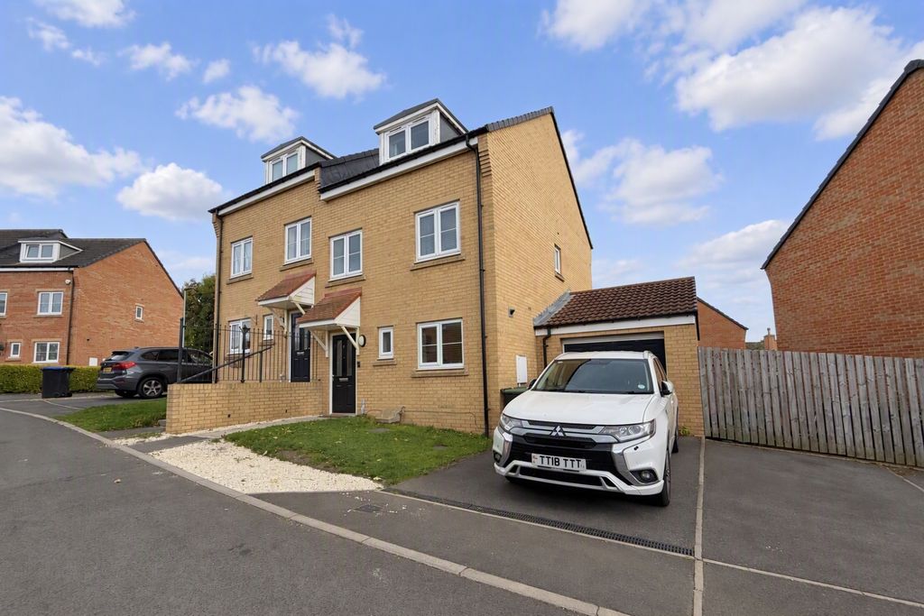 Property photo 1 of 18 Designer - 2026-10-03T132351.407