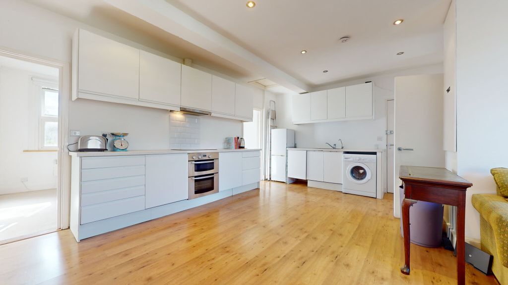 Property photo 2 of 18 Kitchen