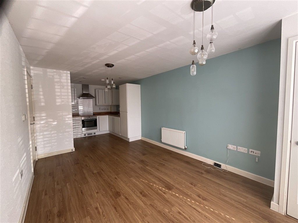 Property photo 3 of 5 Kitchen/Lounge