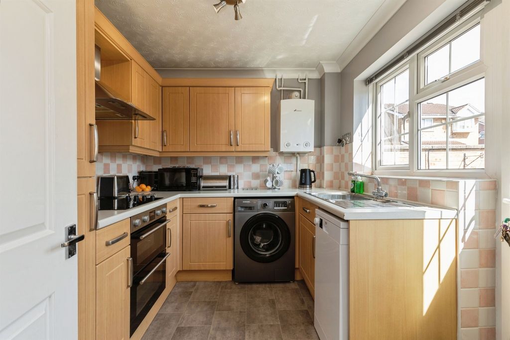 Property photo 2 of 17
