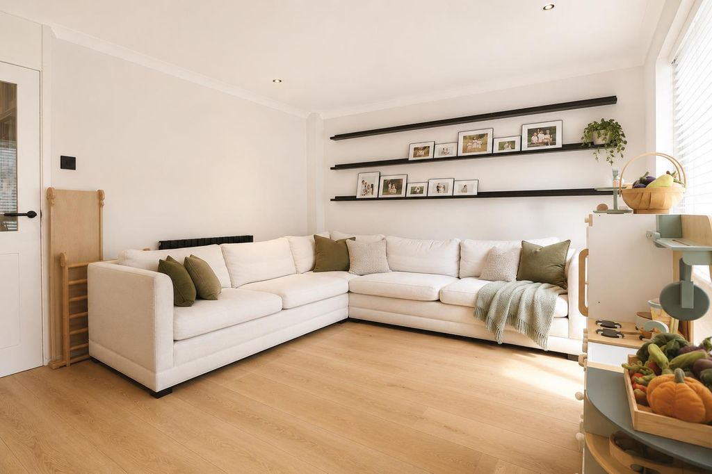 Property photo 1 of 15 Afea01c0-819c-420E-8Eba-709095877F7F.Png