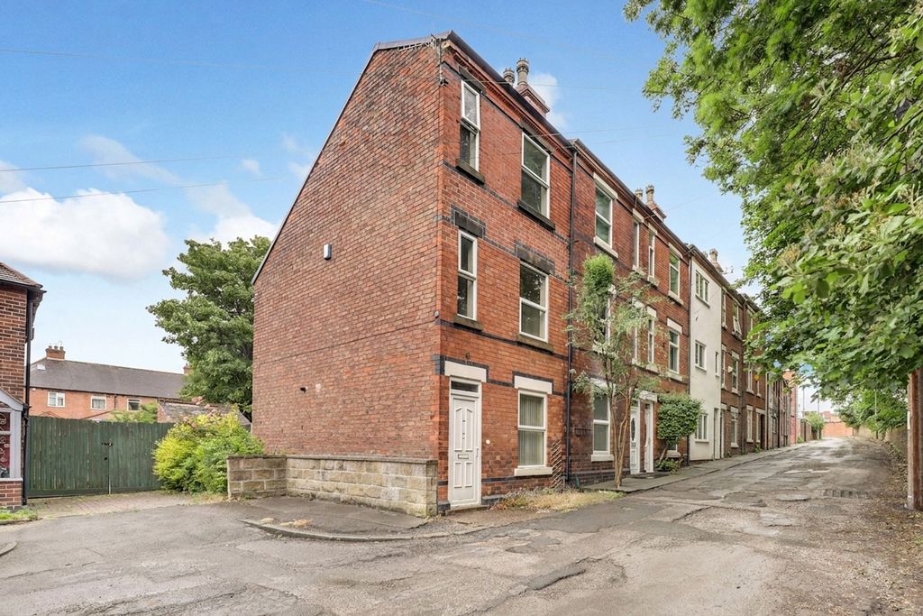 Property photo 1 of 12